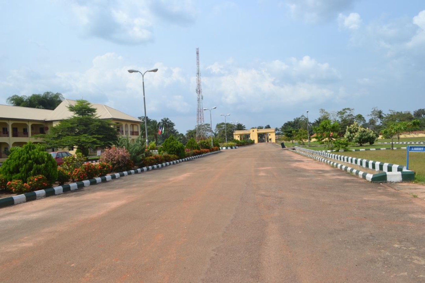 The drive in from the gate